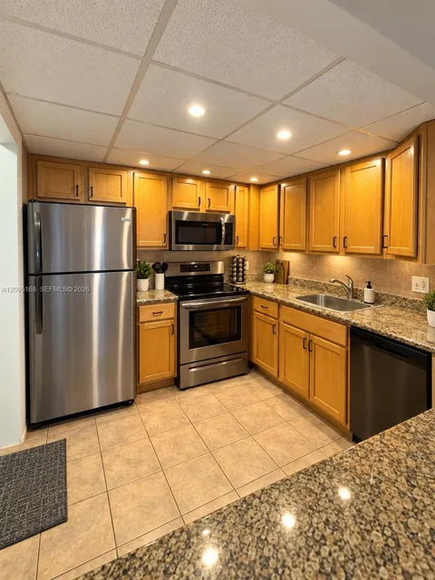 610 Tennis Club Dr #303