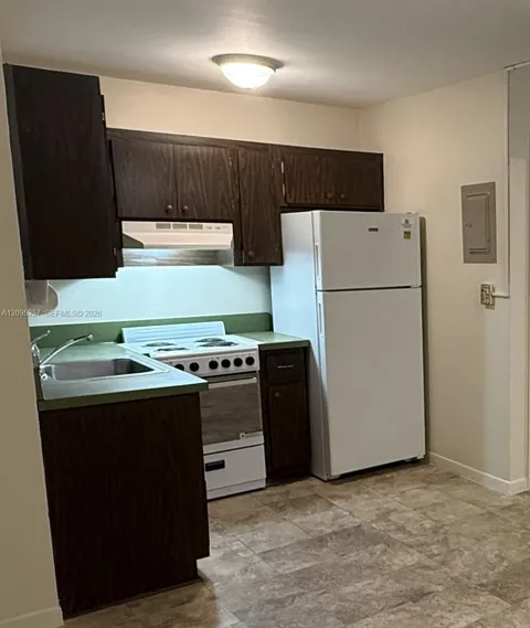 2400 SW 42nd Ave #6