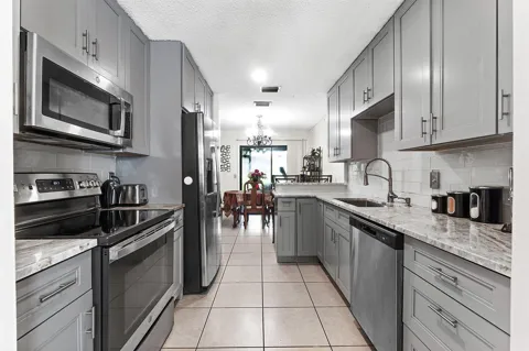 1595 Woodbridge Lakes Circle