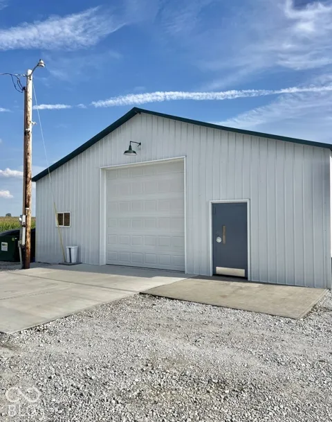 9317 W S State Road 42 Road