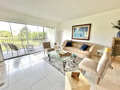 2900 Palm Aire Dr #210