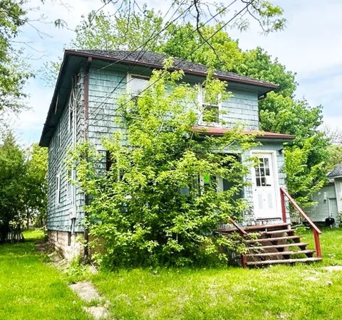 320 Forbes Street