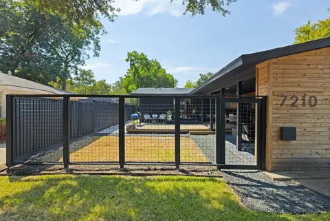 7210 Lehigh Drive