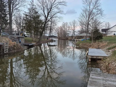 6 W Mohican Cove