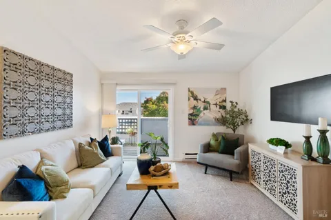 1201 Glen Cove Parkway ##811