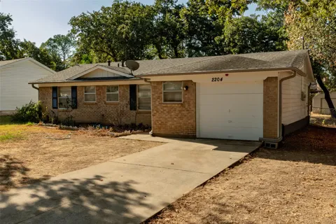 2204 Cales Drive