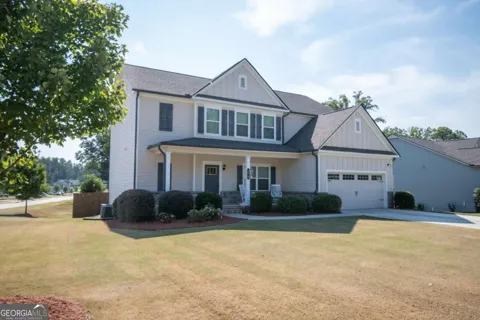 275 Woodbury LN