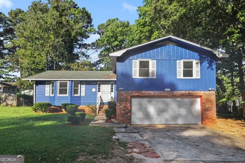 8121 Woodcliff TRL