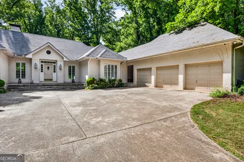 580 Westview DR