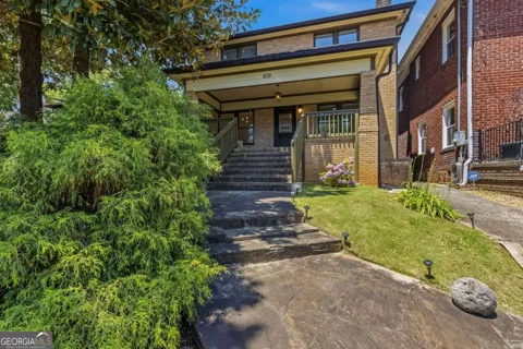 672 Kennesaw AVE NE