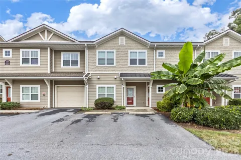 123 Foxden Drive #102