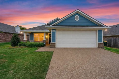 905 Heston Circle