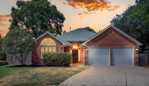 2613 Lakeshore Drive