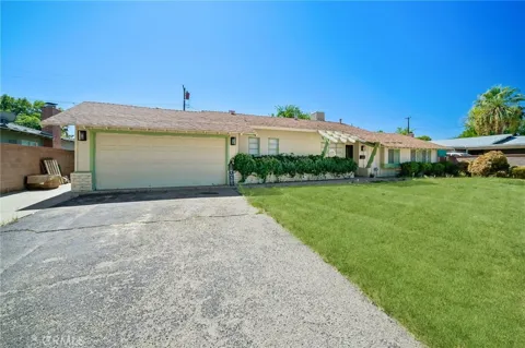 1112 E Avenue J4