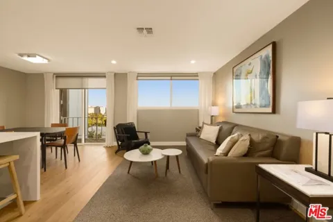 100 S Doheny Drive #607