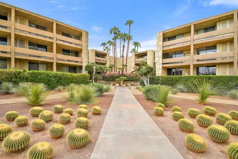 1660 S La Reina Way #2D