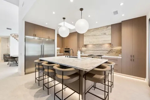 153 Lake Shore Drive
