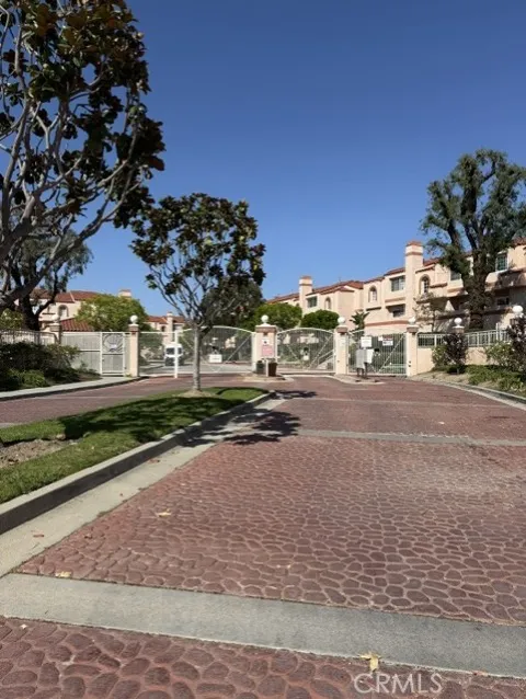3101 Plaza Del Amo #37