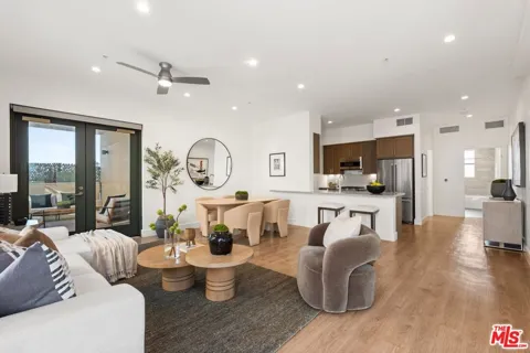 2300 Wilshire Boulevard #219
