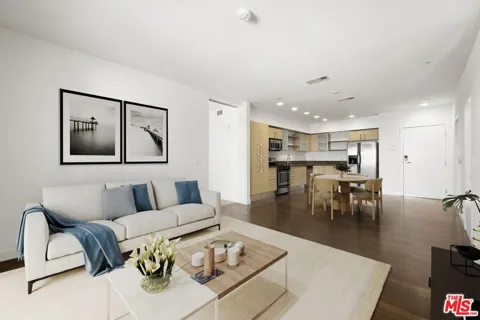 1234 Wilshire Boulevard #204