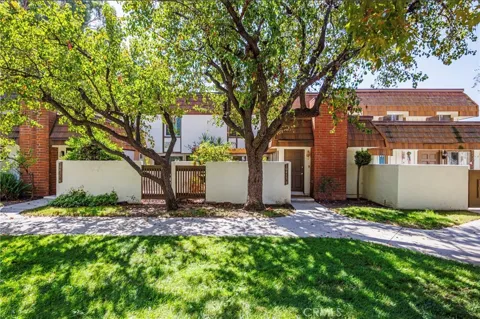 10415 Larwin
