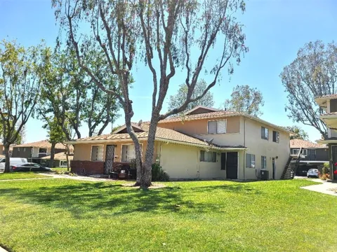 139 Sinclair Avenue #2