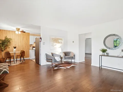 2120 S Vaughn Way #206F