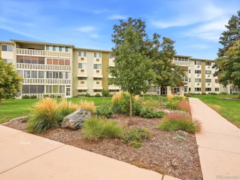 9360 E Center Avenue #2D
