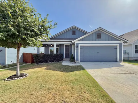 613 Goldenwave Way