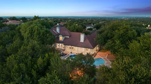 6 Candleleaf Court