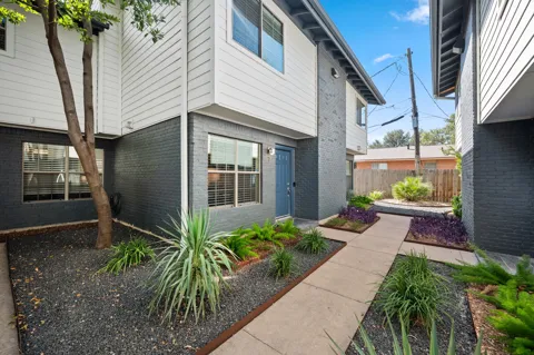 2101 Polaris Avenue #7