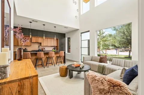 605 Brentwood Street #1