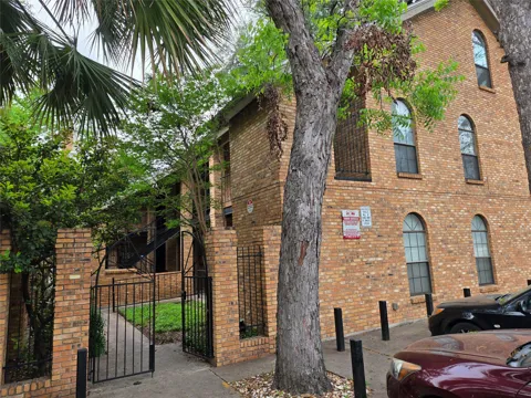 505 W 18th Street #E