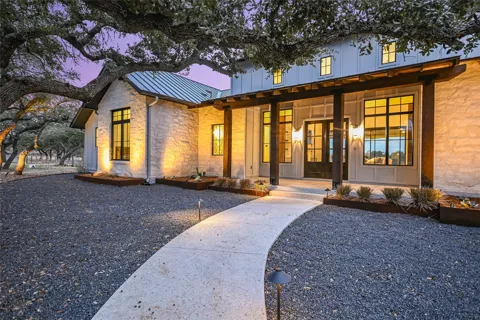 207 GWENDOLYNS TRAIL