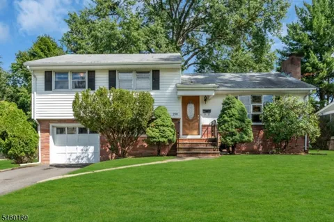 290 Arnold Ave