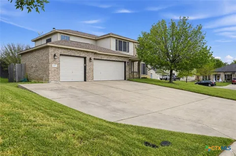 305 Buckskin Trail