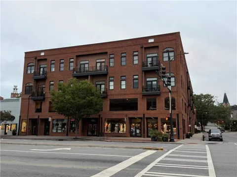 1 E 3rd Avenue #402
