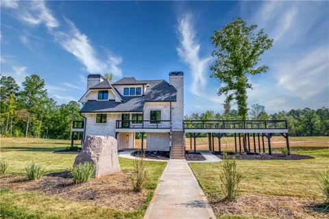 692 Hutchins Wolfskin Road