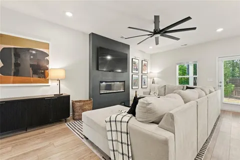 1170 Chastain Drive