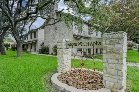204 Northwest Drive #E