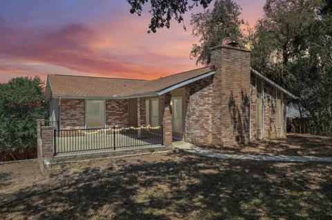 808 Dale Drive