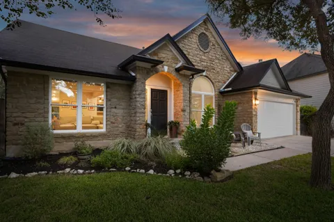 9301 Silk Oak Cove