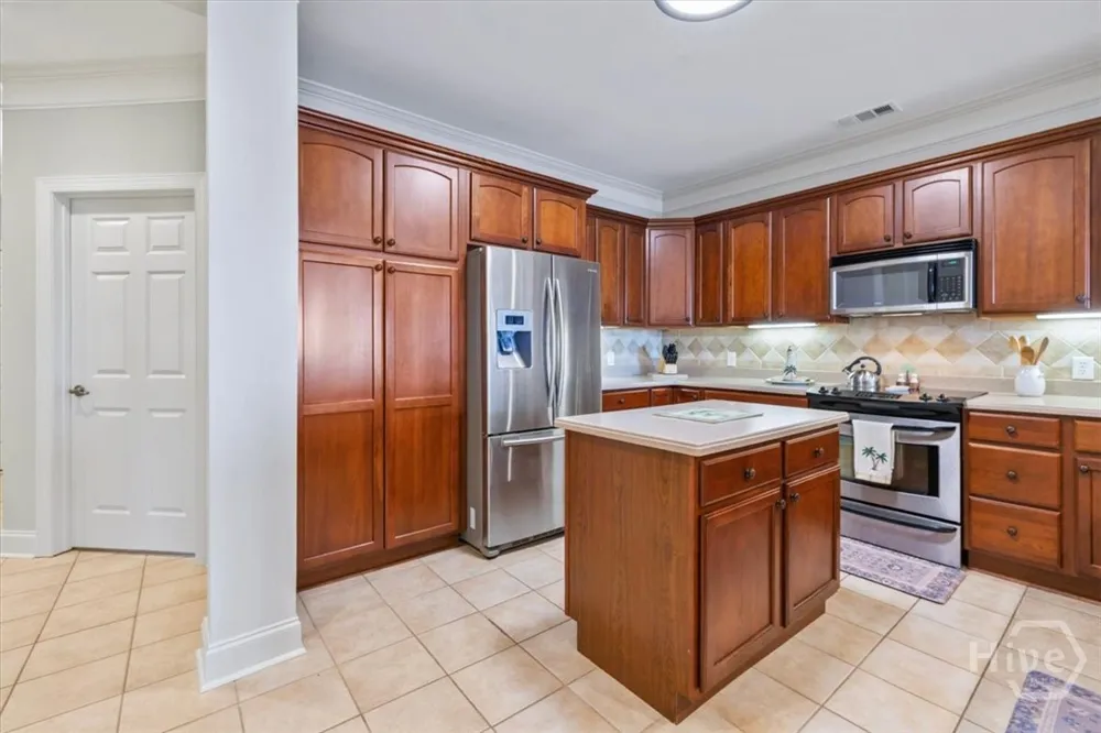 2808 River Oaks Drive Richmond Hill, GA 31324