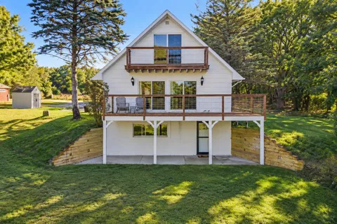 1759 Lakeshore Road