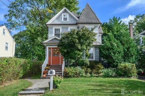 102 Grandview Avenue