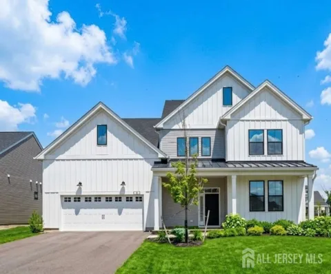2 Evelyn Court