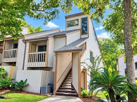 3900 Aspen Drive #B201
