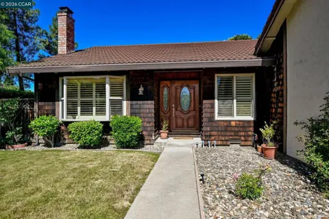 1284 Pinecrest Dr