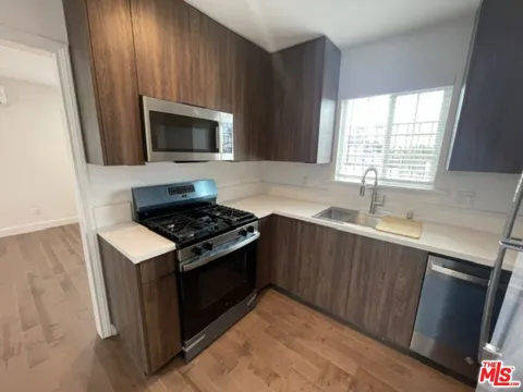 2000 Lincoln Boulevard #2004