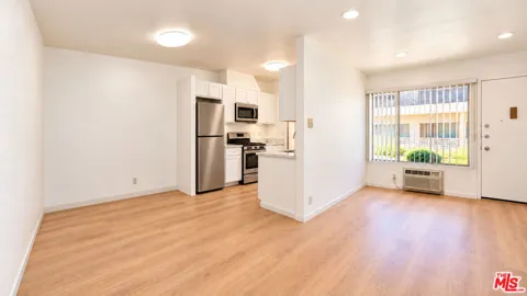 633 Hayworth Avenue #3